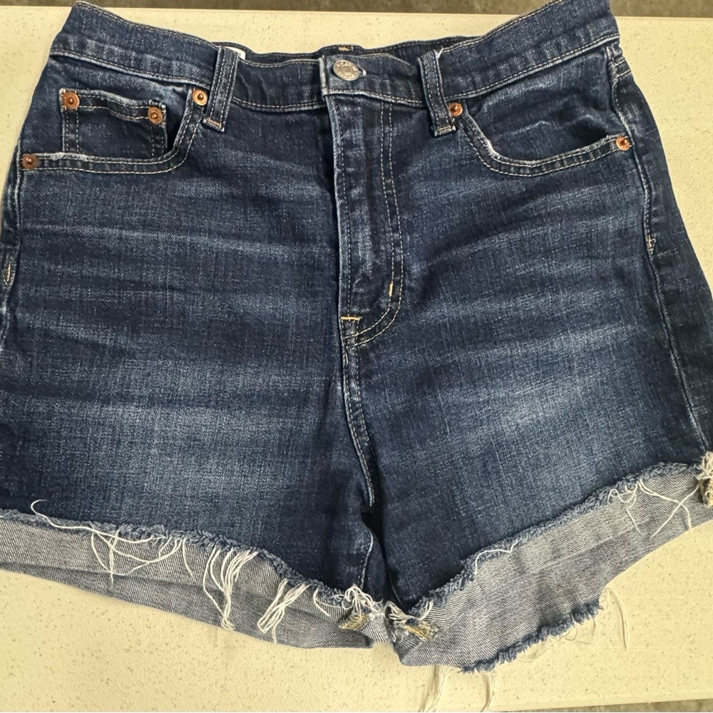 GAP Dark Blue Jean Shorts with Frayed Hem
Sz 4